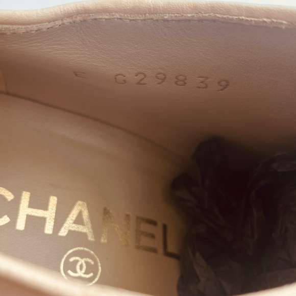 CHANEL Round Toe Lace-Up Platform Bootie Size 39 - Picture 15 of 16
